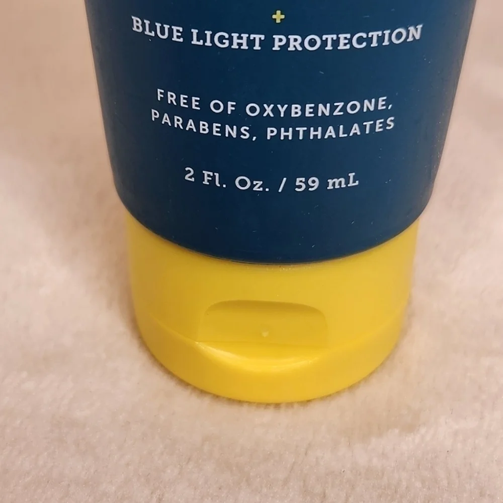 Oars + Alps Everyday Anti-Aging FAVE Moisturizer with SPF 37